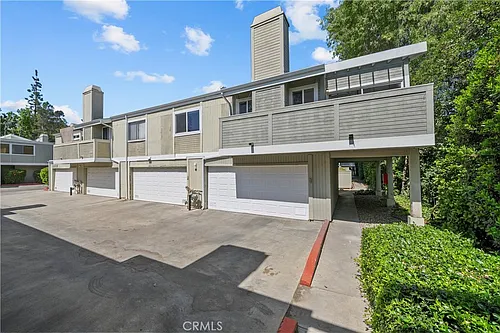 22117 Burbank Blvd #5 Photo 1