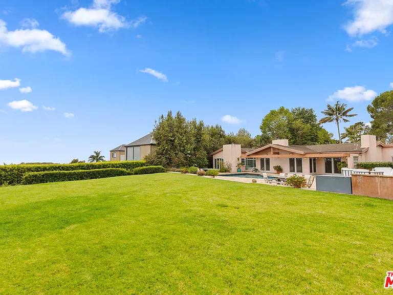 7122 Dume Dr — Photo 17
