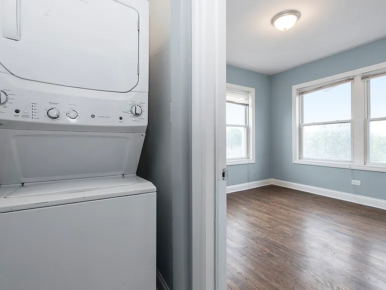 8101 S Throop St #3 — Photo 23
