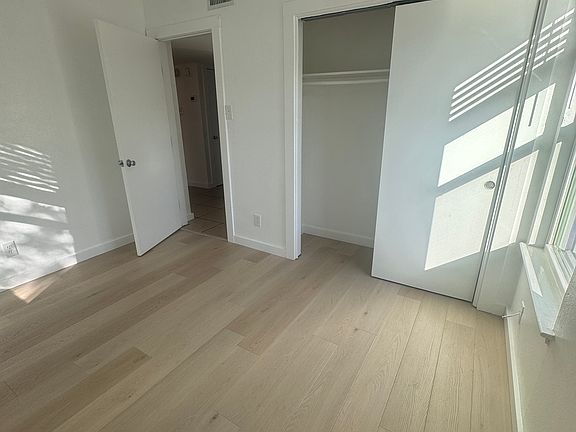 5th image of 5000 Cottonwood Cir #B