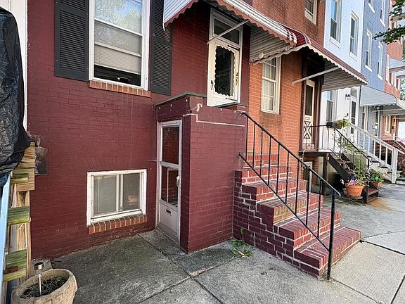 3rd image of 427 W 23rd St