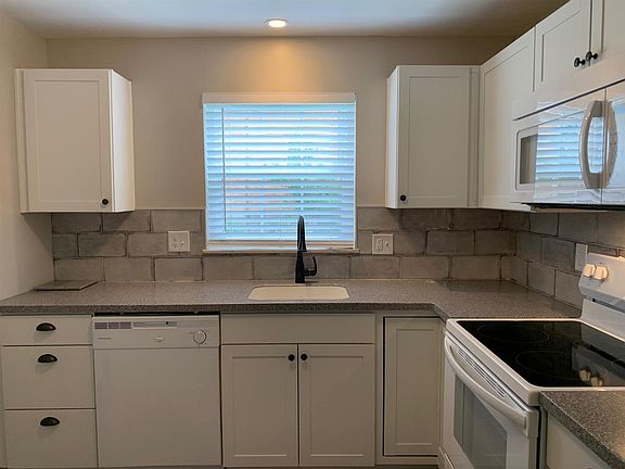 5th image of 6011 Woodford Ct APT 1