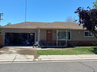 1002 Trinity St, Manteca, CA 95336