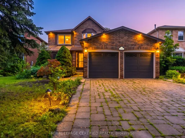 3650 Baird Ct, Mississauga, ON L5L 4T4