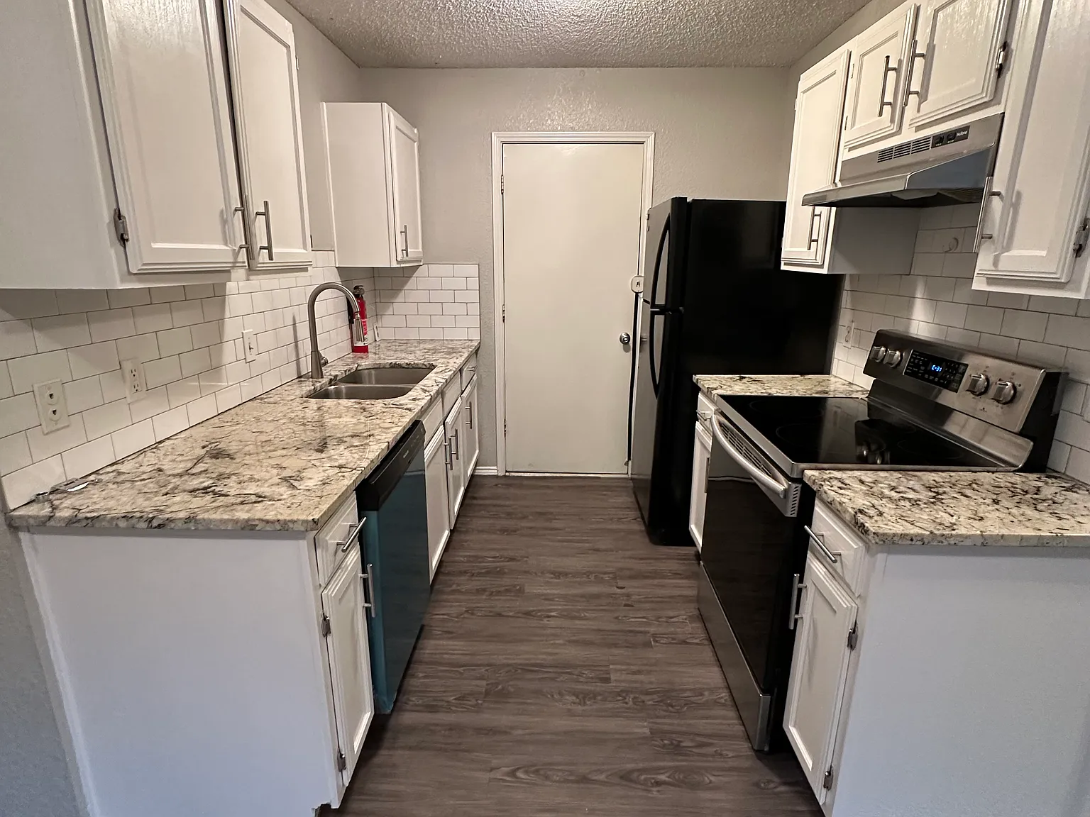 2 bed, 918 sqft, $1,495 — Photo 2