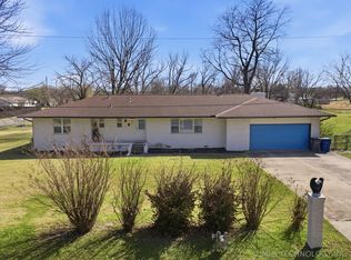 8726 E 14th St, Tulsa, OK 74112