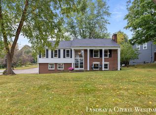 1692 Wayside Dr SE, Kentwood, MI