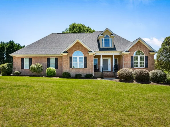 120 McPhail Farms Cir, Anderson, SC 29621