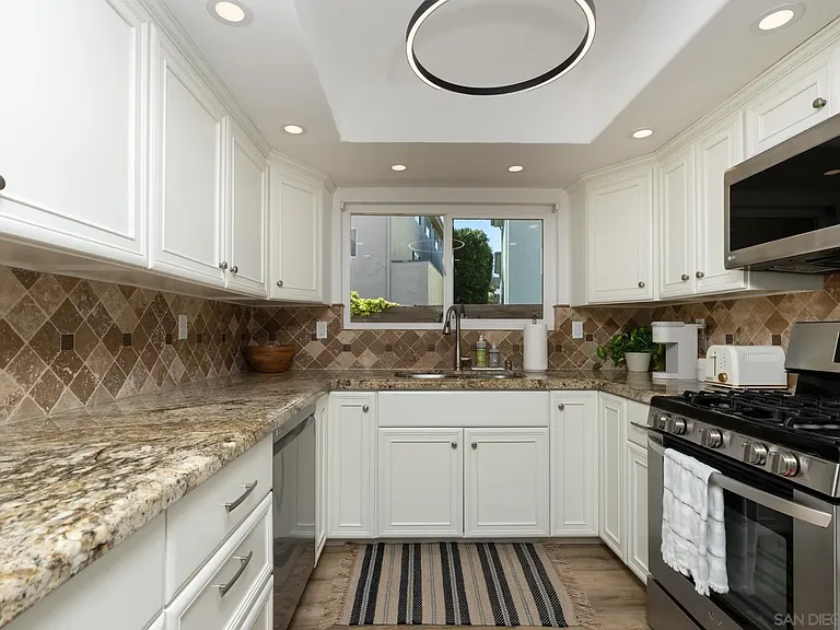 241 S Sierra Ave — Photo 12