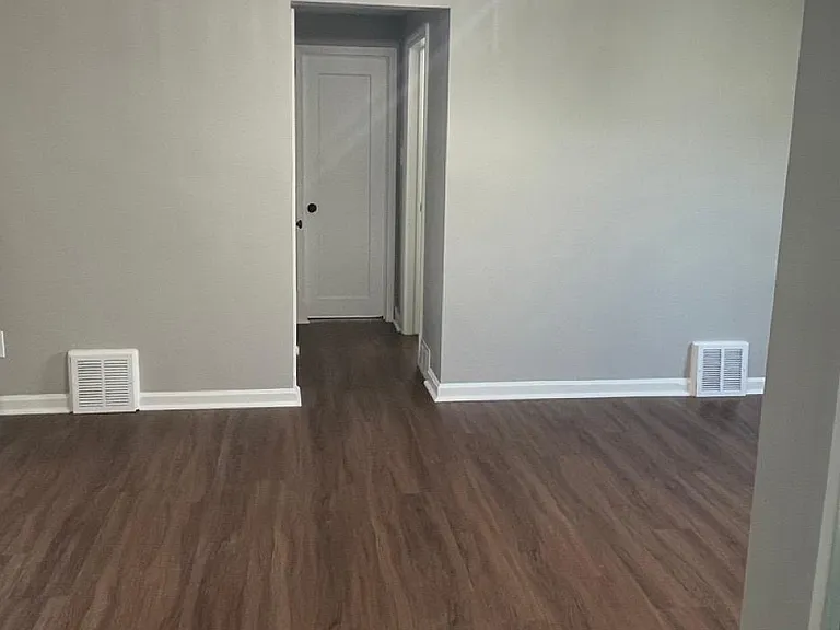 66 Woodridge Ave — Photo 4
