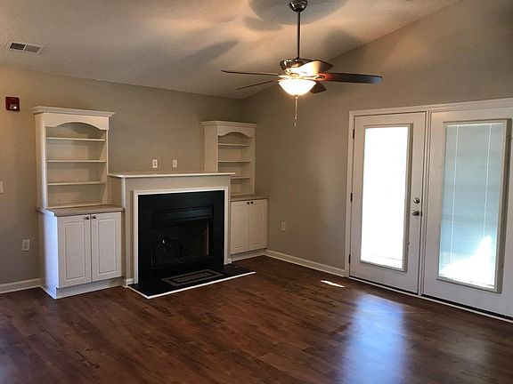 3rd image of 121 McKenna Cir