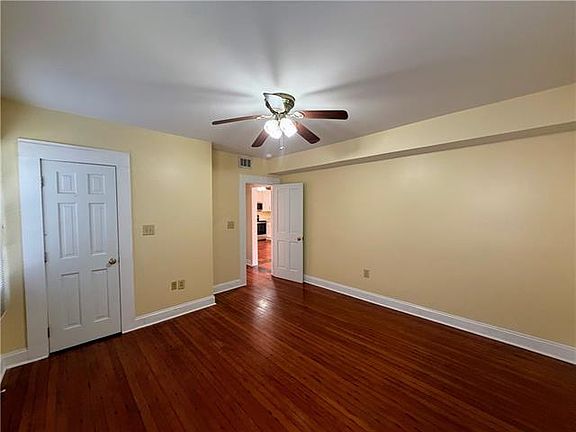 5th image of 5517 Clara St