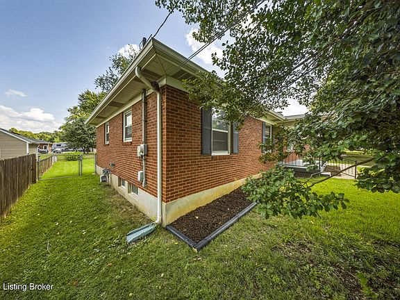 5th image of 7803 Cedar Brook Dr