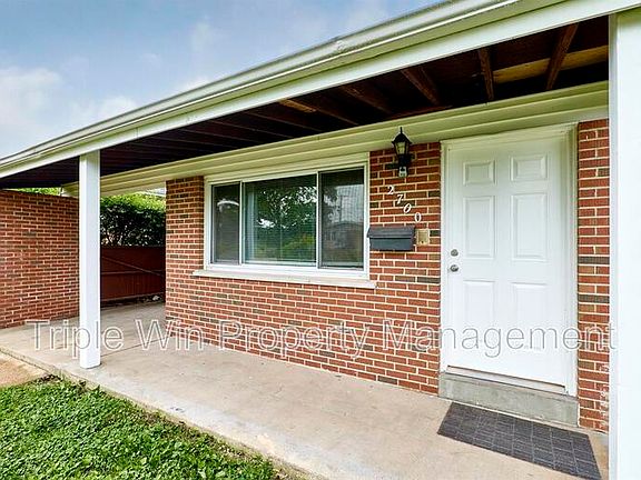 4th image of 2700 Steeplechase Ln