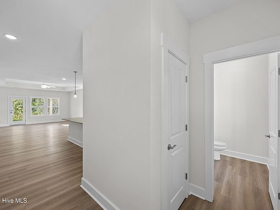 3rd image of 1022 Lake House Road #4