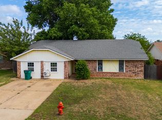 10321 Birkenhead Rd, Yukon, OK 73099