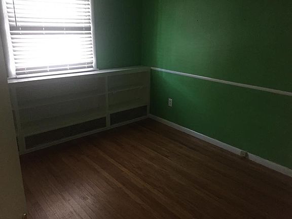 5th image of 15113 Milford St