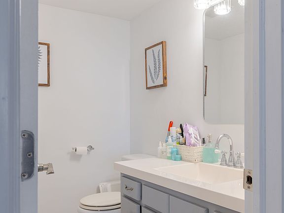 3rd image of 1130 11th St APT 6H