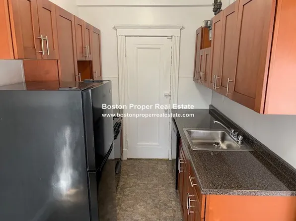 1111 Boylston St APT 53, Boston, MA 02215