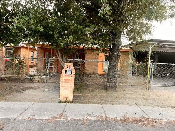 laredo-texas-448056051 picture