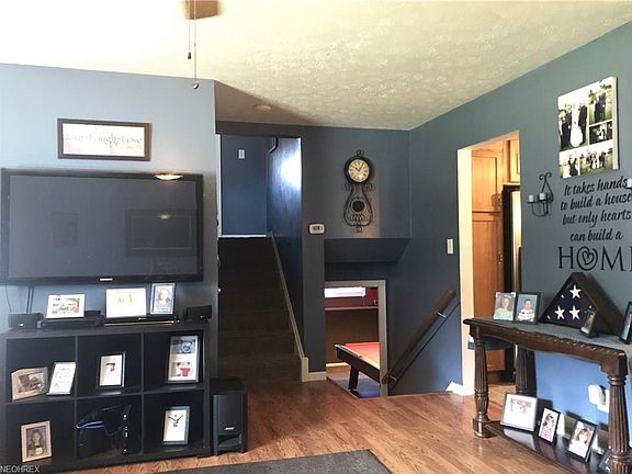 3rd image of 6472 Parkland Ave