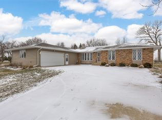 2506 Hindman Rd, Marion, IA 52302