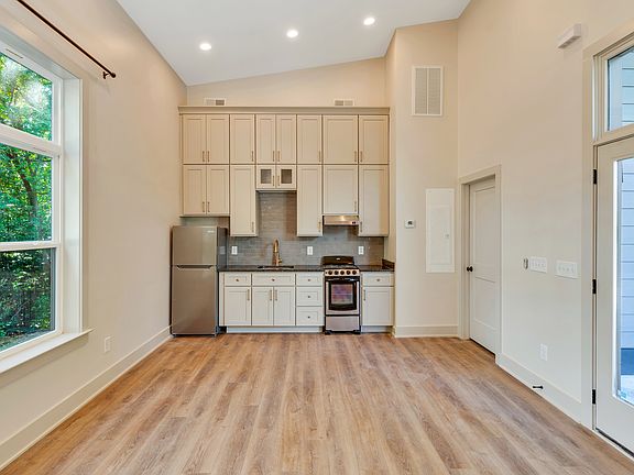 4th image of 313 N Germantown Rd #A