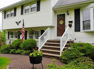 9 Iris Ln, Randolph, NJ 07869