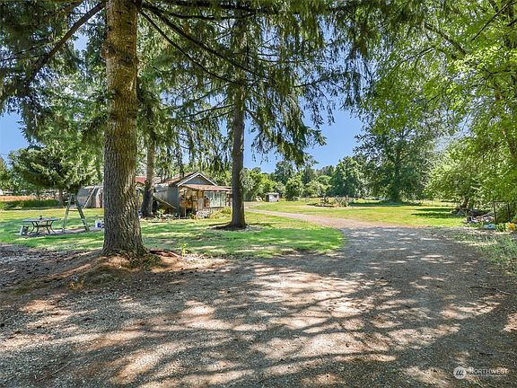5th image of 2617 SE Grace Avenue