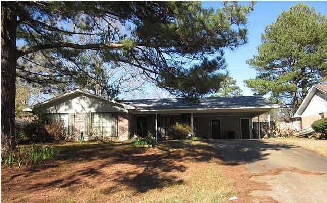 1st image of 132 Holly Hill Dr