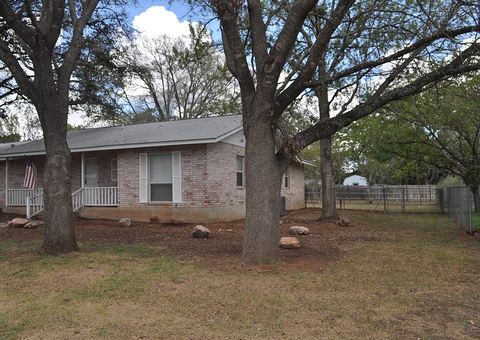 204 Frederick Rd, Fredericksburg, TX 78624 MLS 85888 Zillow