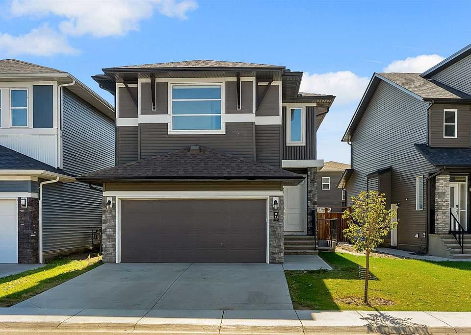 1st image of 31 N Corner Meadows Grv NE