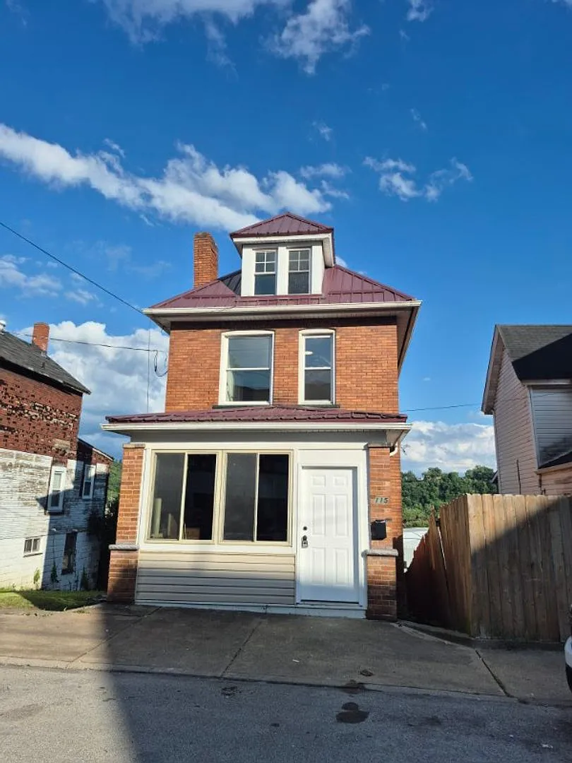 3 bed, 1224 sqft, $1,505 — Photo 1