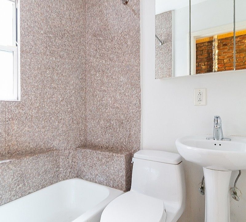 1st image of 520 E 11th St #33
