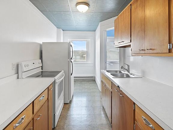 4th image of 235 N Sibley Ave #2