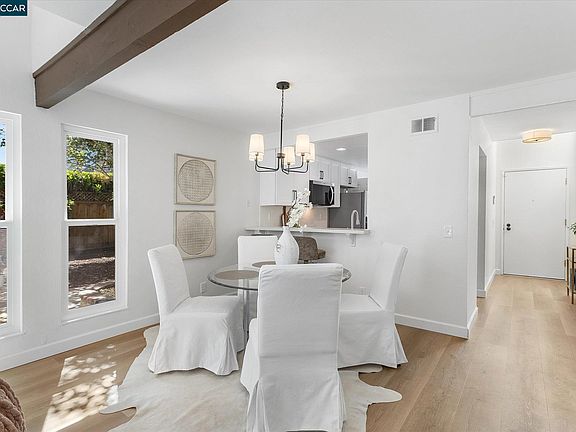 5th image of 2407 Bay Meadows Cir