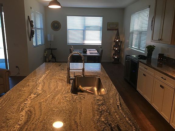 Kitchen & Dining Nook