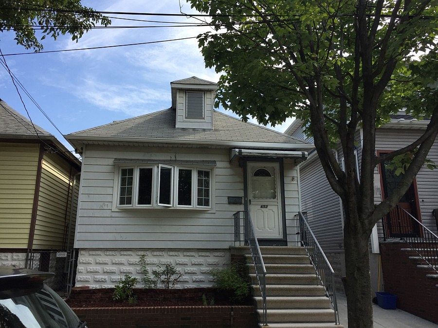 1st image of 652 Wilcox Ave