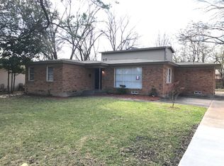 810 Blossom Rd, Garland, TX 75041