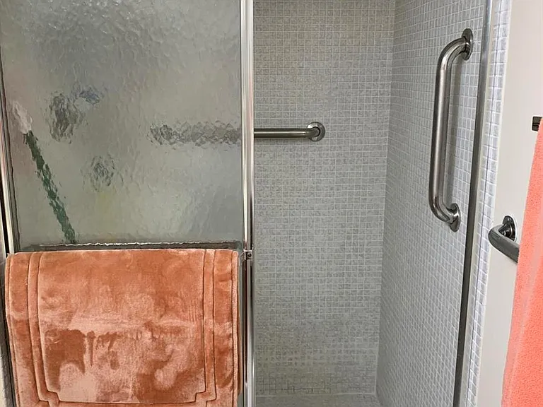 2009 Ainslie Dr #A — Photo 10