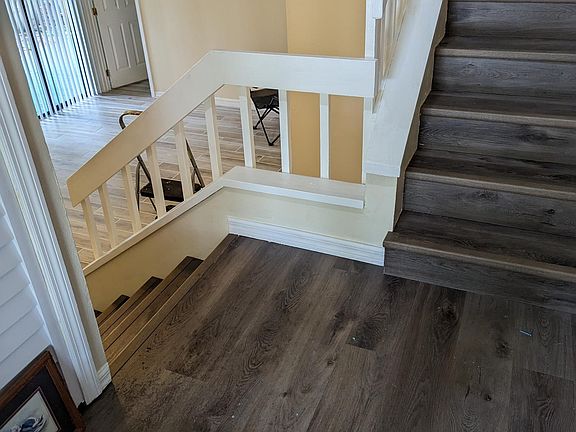 5th image of 324 Kirkcaldy Dr
