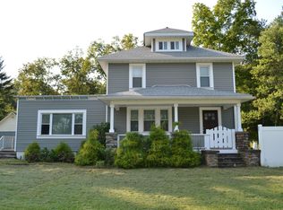 2725 Rimrock Dr, Stroudsburg, PA 18360