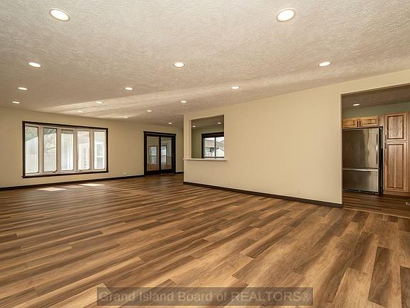 3rd image of 2427 Del Monte Ave