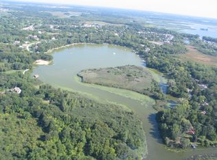 38560 N Beechwood Ave, Spring Grove, IL 60081