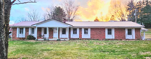 371 Albany St Photo 1