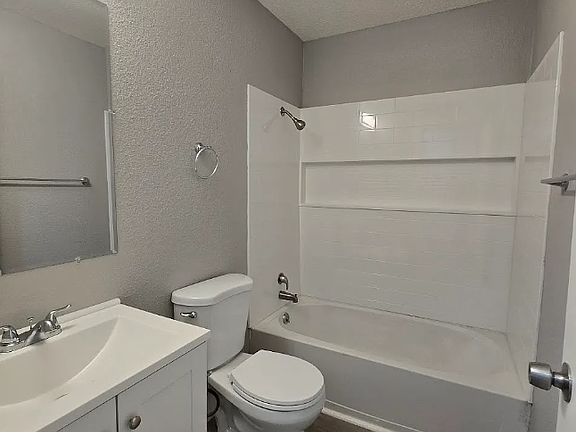4th image of 2602 W Fairmont Ave APT 102