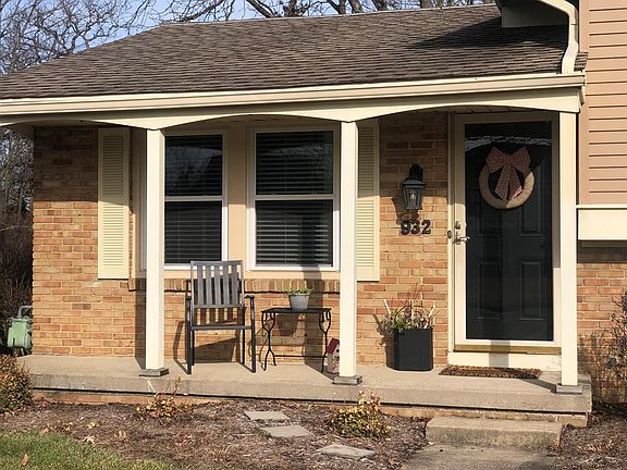 2nd image of 932 Woodview Dr