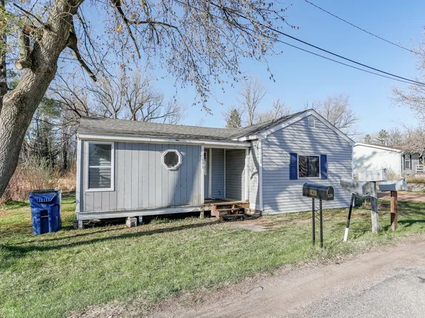 209 Kirkwood St, Hatley, WI 54440