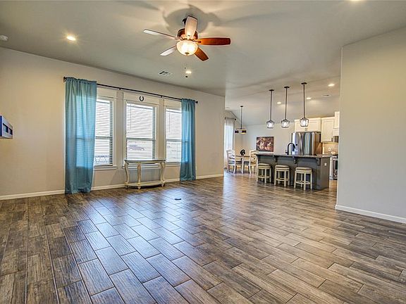 5th image of 16719 Aragon Ln