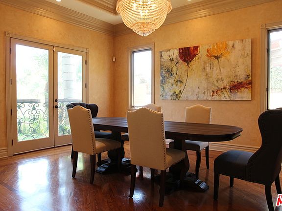 5th image of 427 S Elm Dr